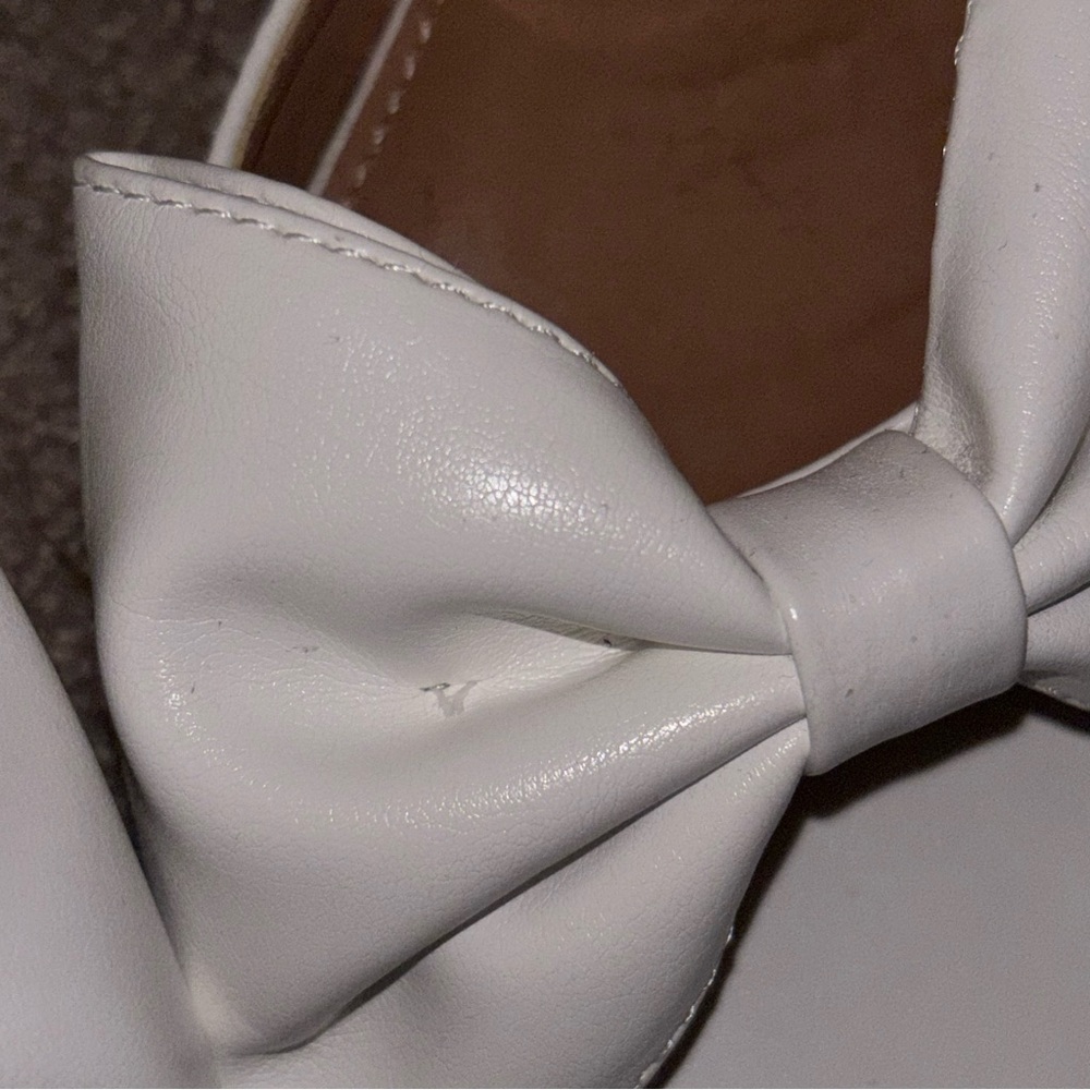 White Bow Heels - Picture 4 of 4